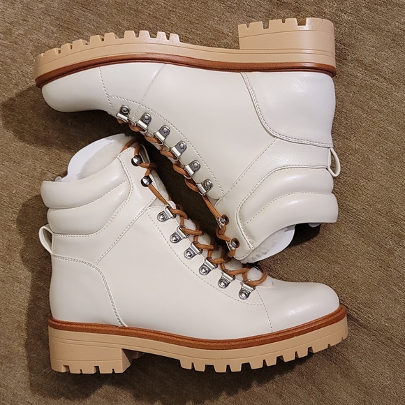 Marc Fisher MALLIE Lug Sole Sherpa Booties - Picture 6 of 16